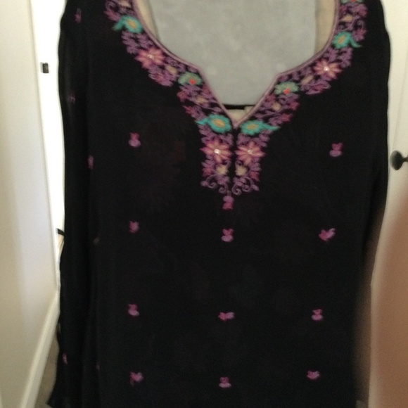 Lovely Feminine Ladies Top - Picture 4 of 7